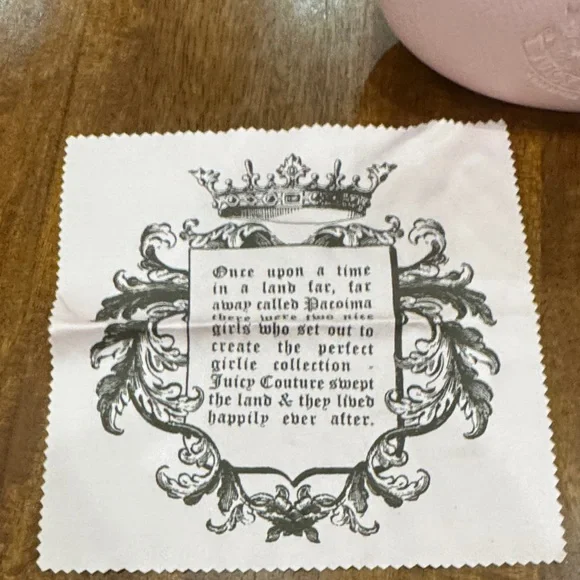 Y2K Juicy Couture Sunglass Set Lot, 2 pairs of sunglasses, 1 dust cloth, 1 case - Picture 3 of 8